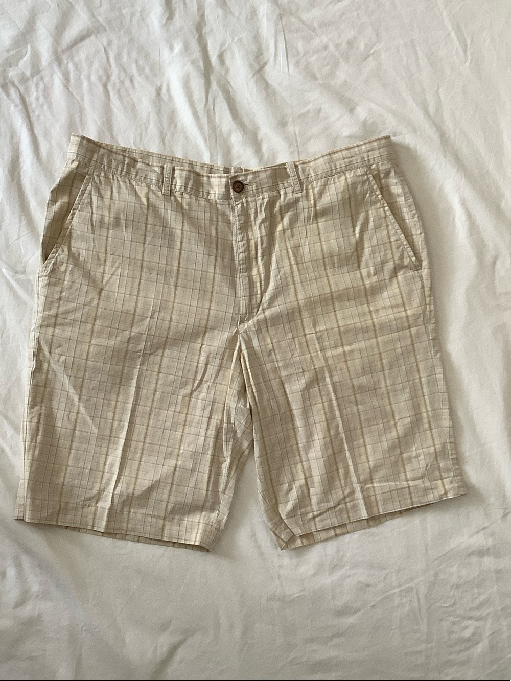 Perry Ellis Cream Plaid Flat-Front Shorts